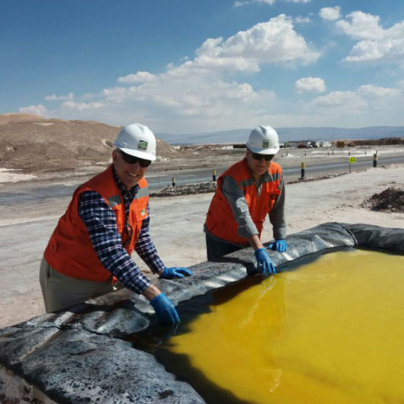 Científico de renombre visita SQM