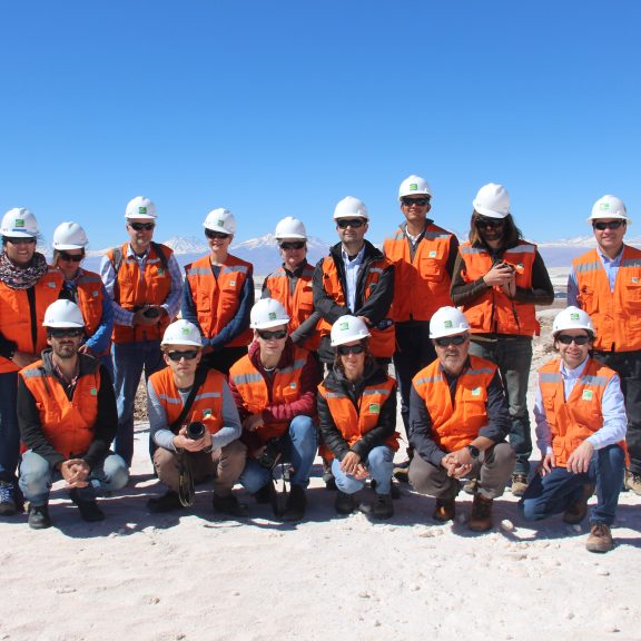 Investigadores nacionales e internacionales visitan Salar de Atacama