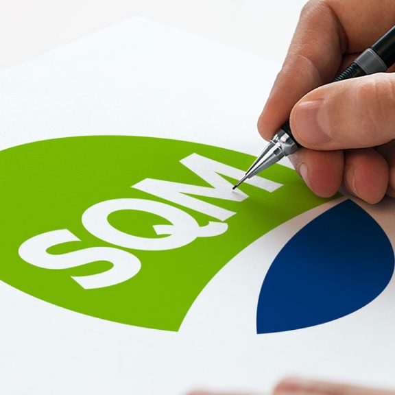 SQM updates its corporate image