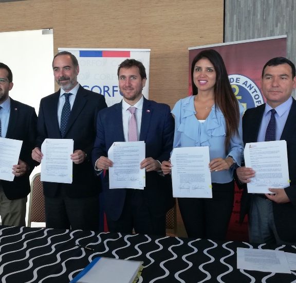 CORFO, SQM y Municipalidades firman convenios para concretar primera entrega de recursos acordados en contrato de Salar de Atacama