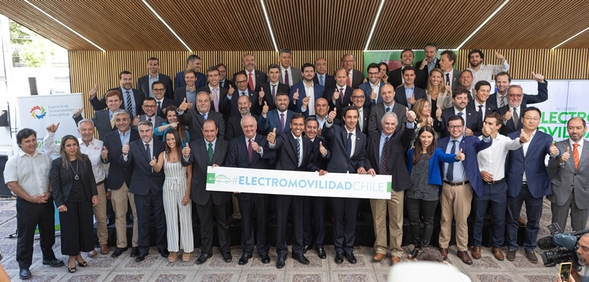 SQM Signs Public-Private Commitment to Promote Electromobility
