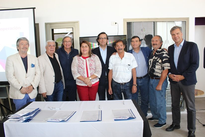 (Español) Emprendedores de Tocopilla y María Elena potenciarán sus negocios a través de un convenio de cooperación