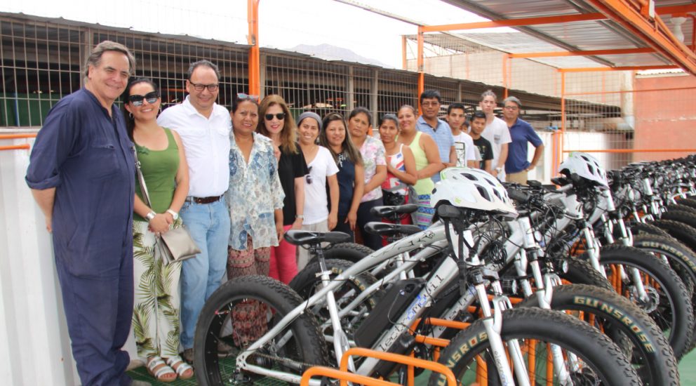SQM entregó bicicletas eléctricas a Centro de Formación Técnica de campamento Luz Divina