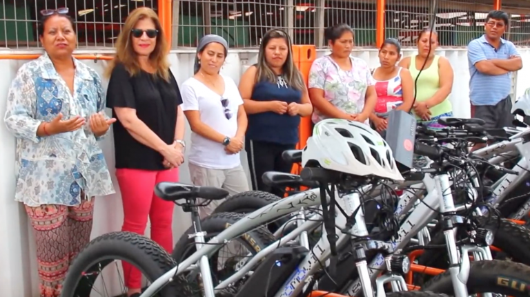 SQM entrega bicicletas eléctricas a estudiantes de Campamento antofagastino