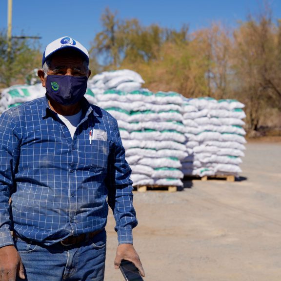 Ranchers from Pampa del Tamarugal and Quillagua  Receive 46 Tons of Fodder to Face Public Health Crisis