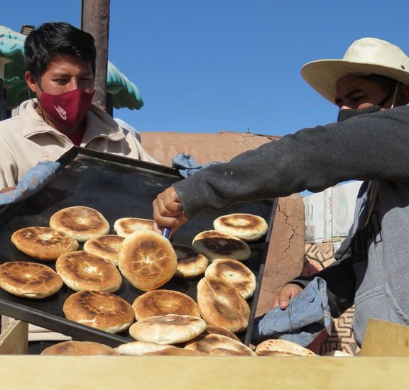 Vecinos de San Pedro de Atacama crearon Panadería Solidaria para afrontar la pandemia