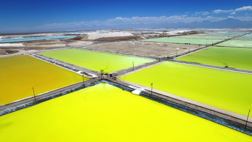 SQM muestra en línea la extracción de recursos mineros y manejo medioambiental del Salar de Atacama