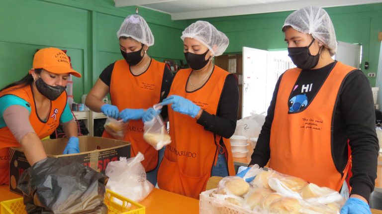 Trabajadores de SQM apoyan a Comedores Solidarios de Calama