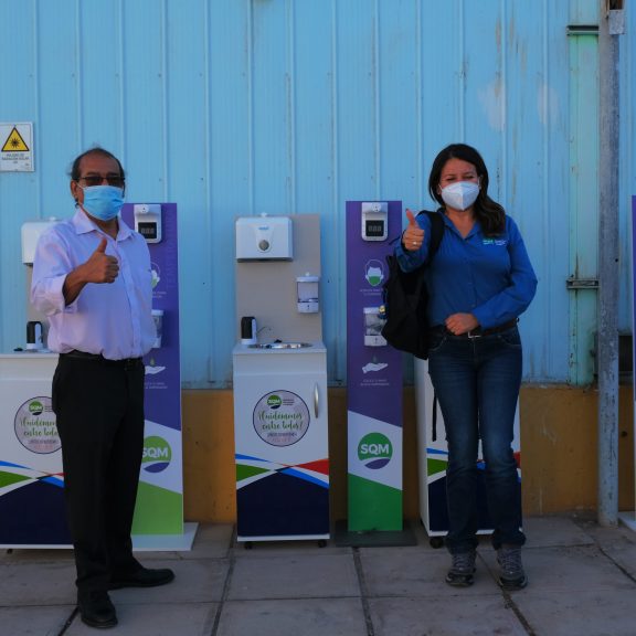 SQM Donates Portable Sinks to María Elena School