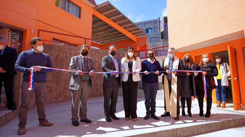 Niñas de la residencia María ayuda de Iquique cuentan con remodeladas instalaciones