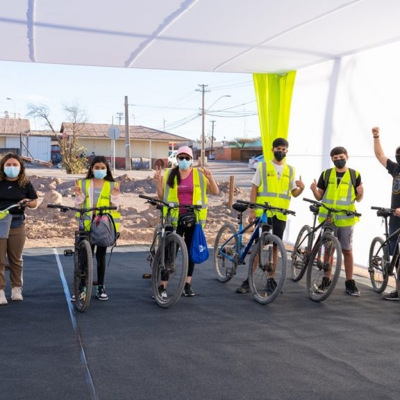 Comunidad de María Elena inaugura su primera ciclovía