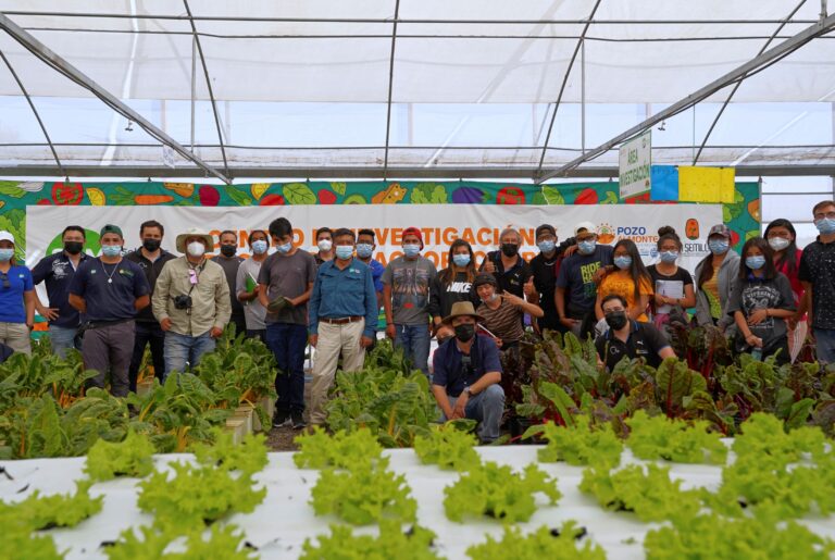 Estudiantes de San Pedro de Atacama fortalecen su especialidad agrícola con gira tecnológica