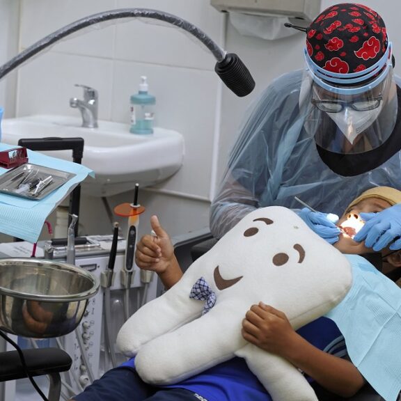 Fundación Sonrisas y SQM despliegan amplio operativo dental en la Región de Tarapacá