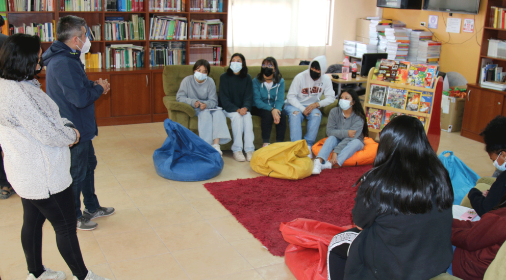 (English) School community at Liceo Likan Antai High School in San Pedro de Atacama participated in workshops on leadership and getting along with others