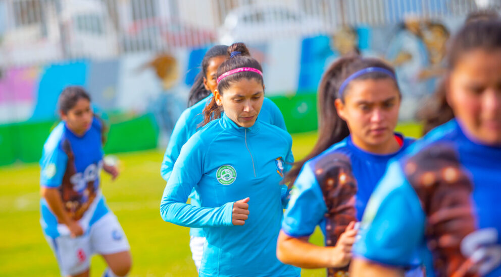 La “rojita” femenina Sub-17 y las pumas de Antofagasta protagonizan encuentro amistoso en María Elena