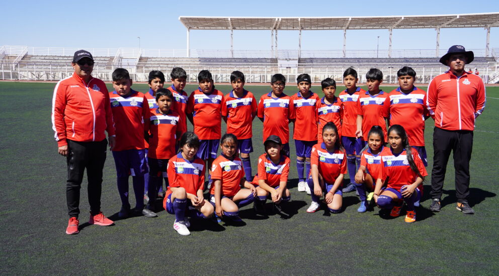 (Español) Escuelas de Fútbol de Toconao y María Elena animaron vibrantes partidos amistosos
