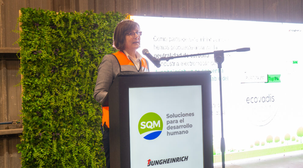 (Español) SQM y Jungheinrich lanzan flota de grúas horquilla eléctricas