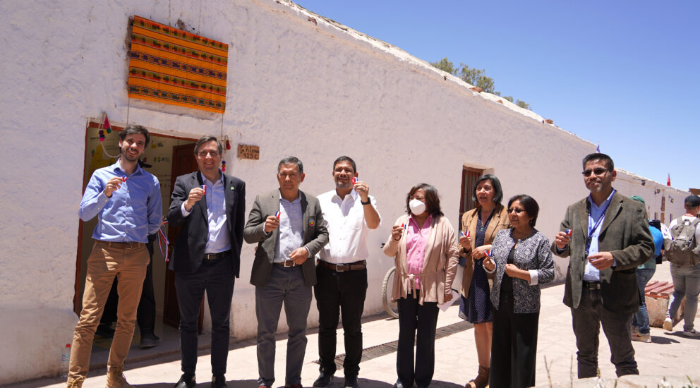(Español) Familias de la comuna de San Pedro de Atacama cuentan con la primera farmacia comunitaria que incluye sistema de reparto a domicilio