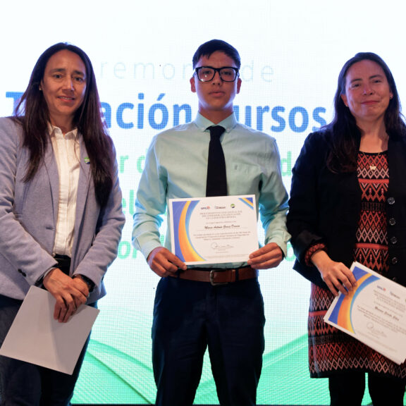 Más de 800 jóvenes se certifican para desempeñarse en la industria minera