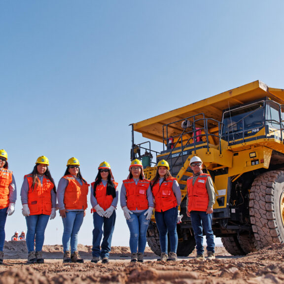 SQM alcanza meta de participación femenina y asume nuevos desafíos a 2025