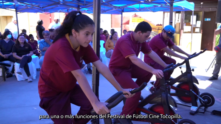 (Español) ¡Pedaleando por un festival sostenible!