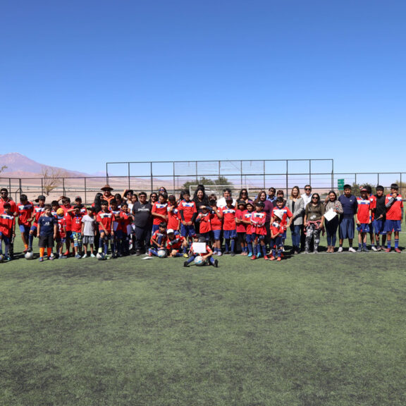 (Español) Escuela de Fútbol Profesional de Toconao inauguró su segundo año con nuevos objetivos deportivos