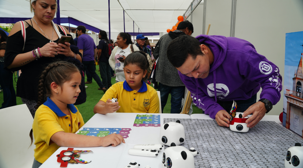 Successful second robotics event in Iquique