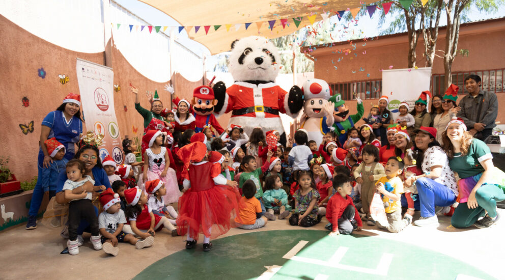 (Español) SQM Salar llevó la alegría de la navidad a niños, niñas y adultos mayores de la comuna de San Pedro de Atacama