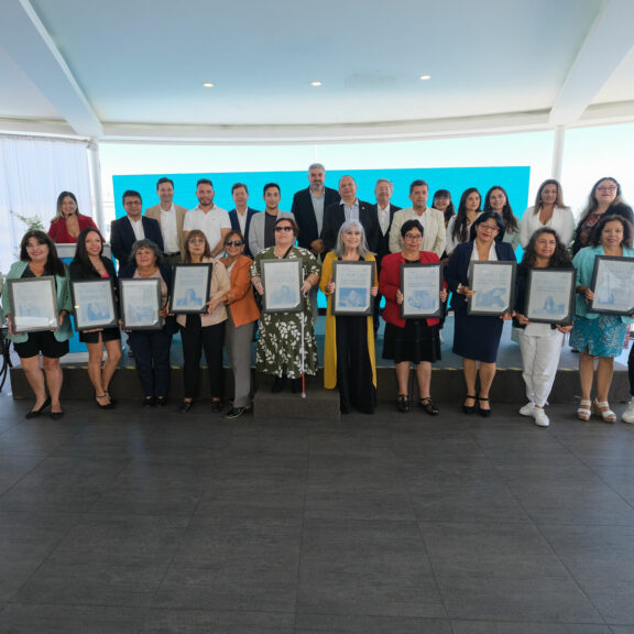 12 mujeres de la región de Antofagasta recibieron galardón en el primer certamen ‘Mujeres Líderes 2024’